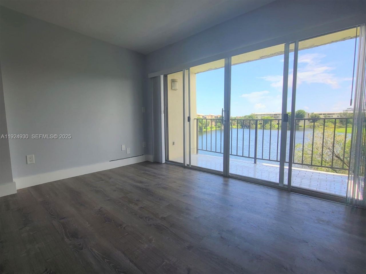 8895 Fontainebleau Blvd, Unit 311, Miami, FL 33172 Photo