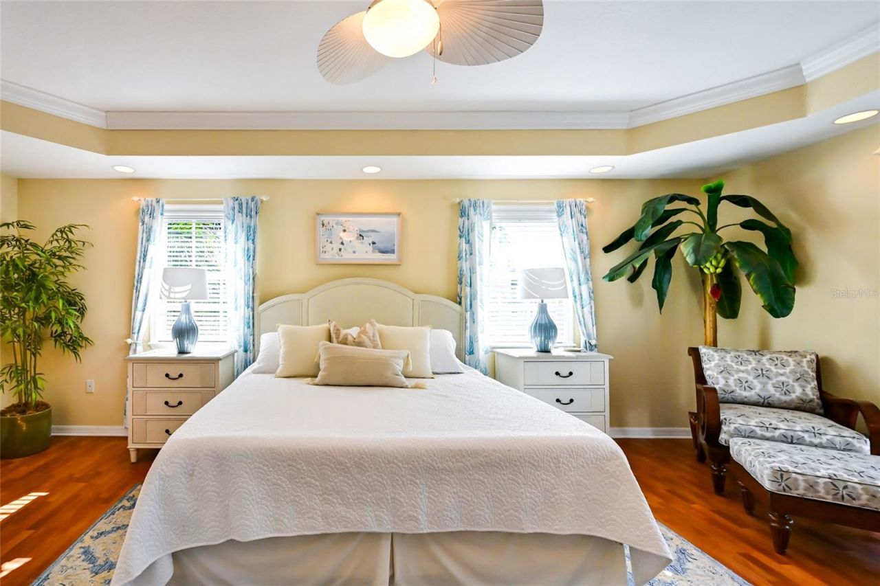 307 64th Street, Holmes Beach, FL 34217 Photo