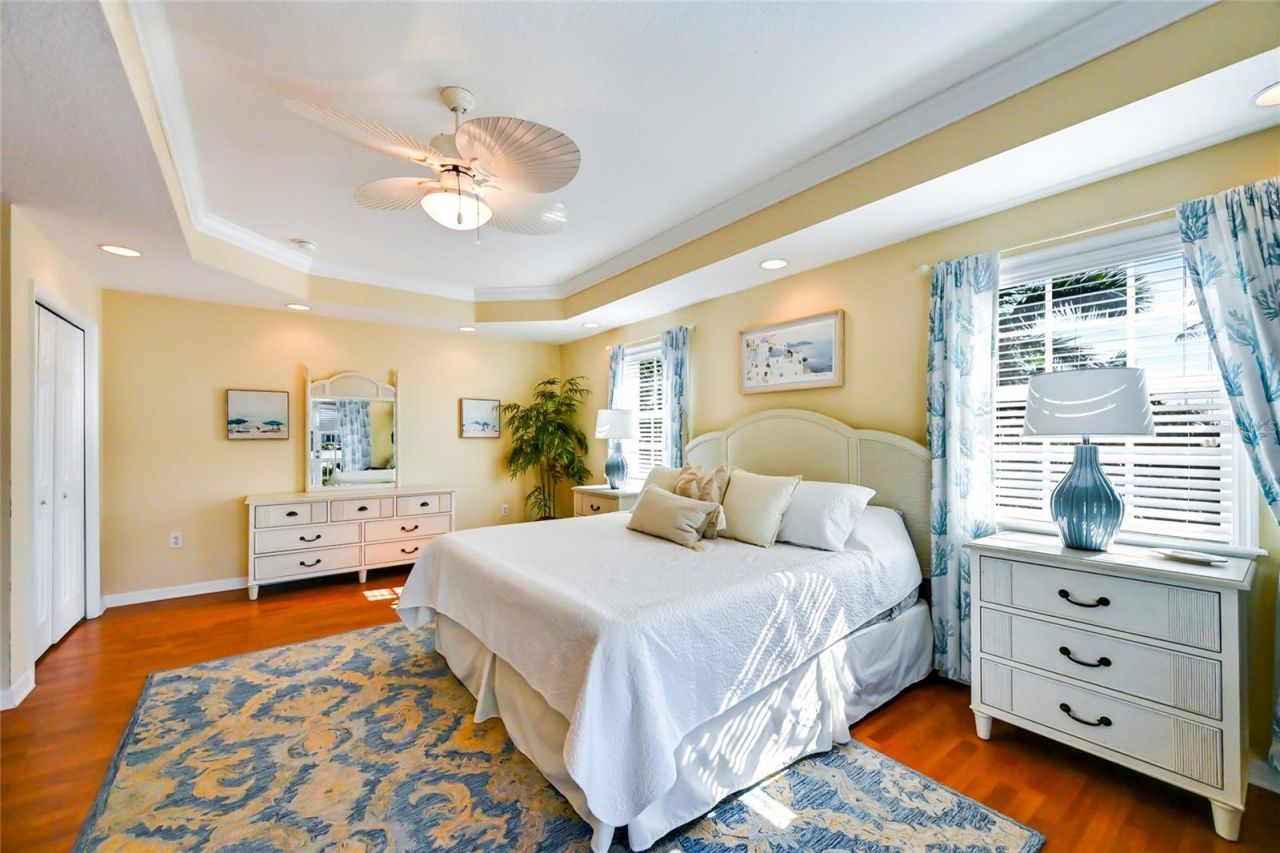 307 64th Street, Holmes Beach, FL 34217 Photo