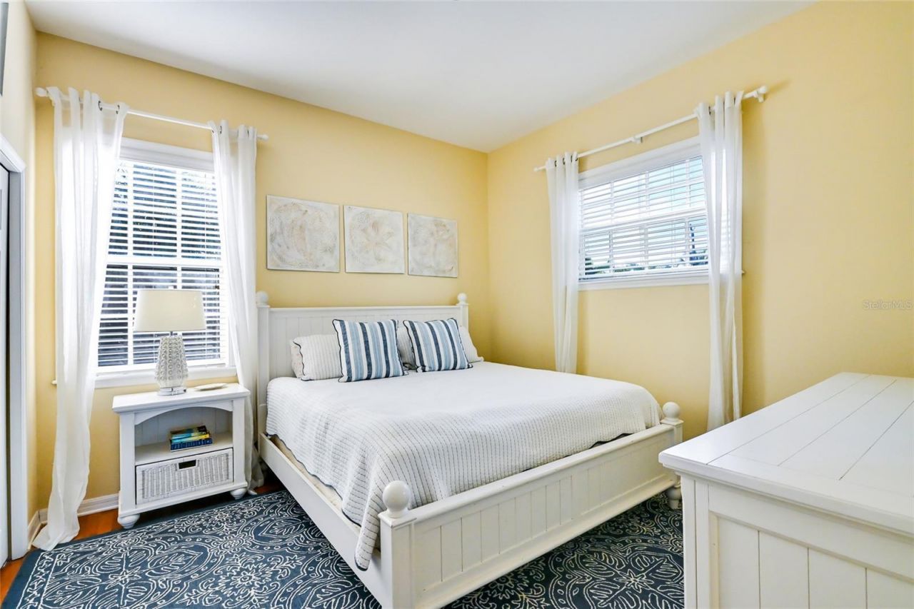 307 64th Street, Holmes Beach, FL 34217 Photo