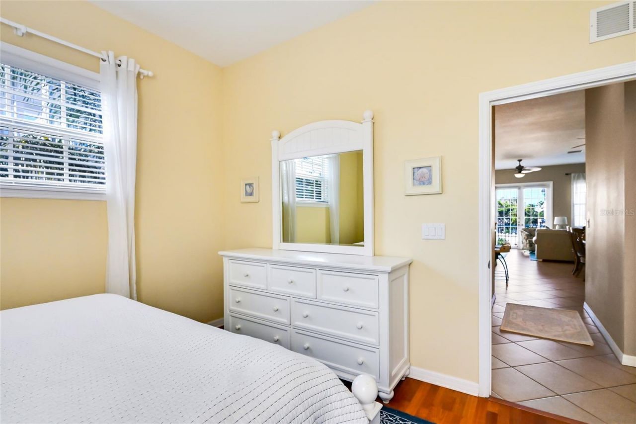 307 64th Street, Holmes Beach, FL 34217 Photo