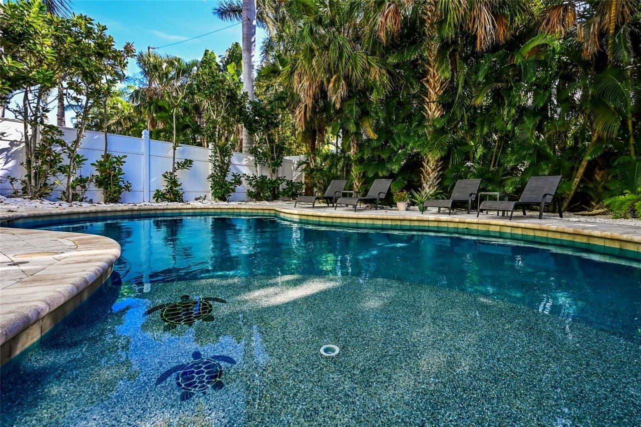 307 64th Street, Holmes Beach, FL 34217 Photo