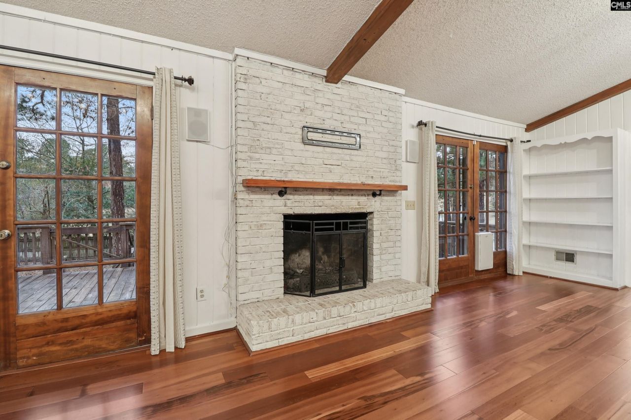 221 Viking Drive Photo 15