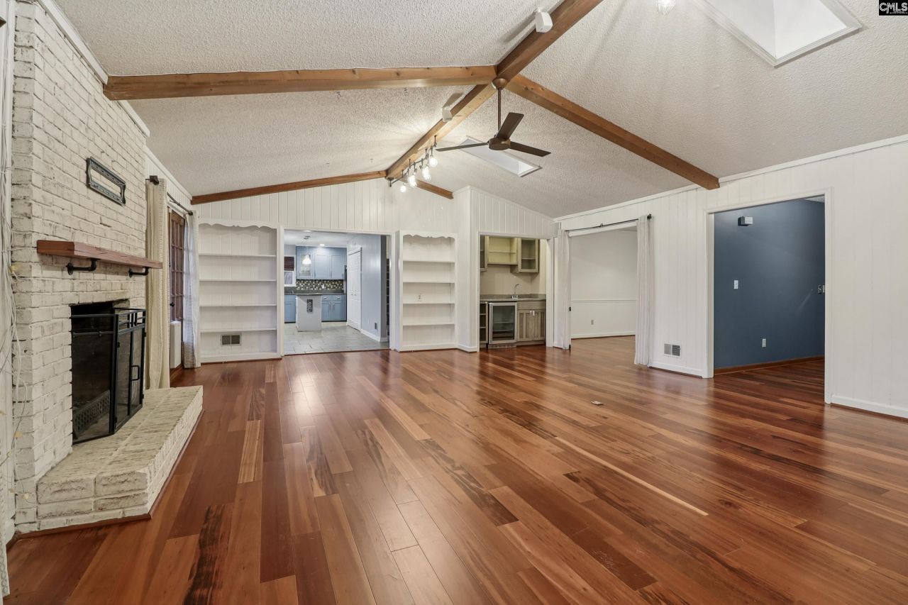 221 Viking Drive Photo 16