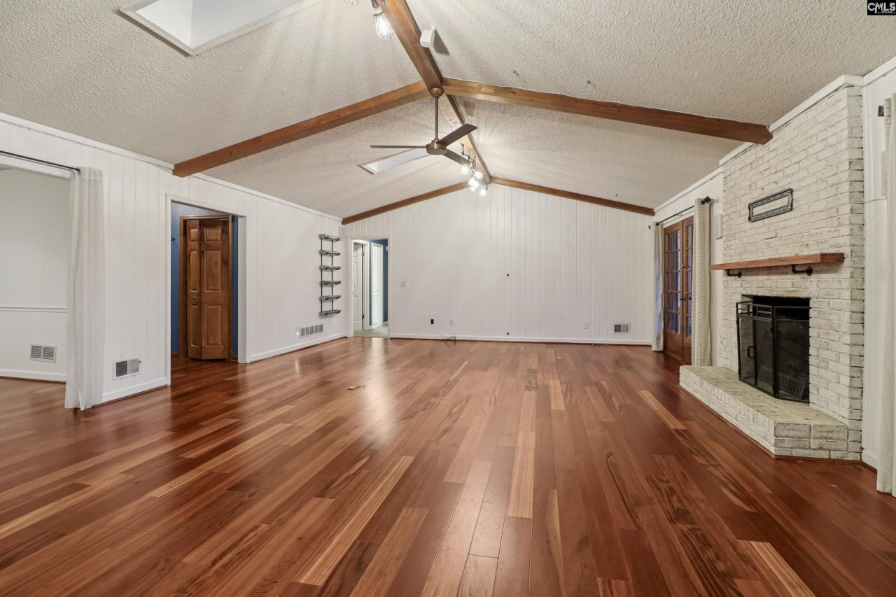 221 Viking Drive Photo 18