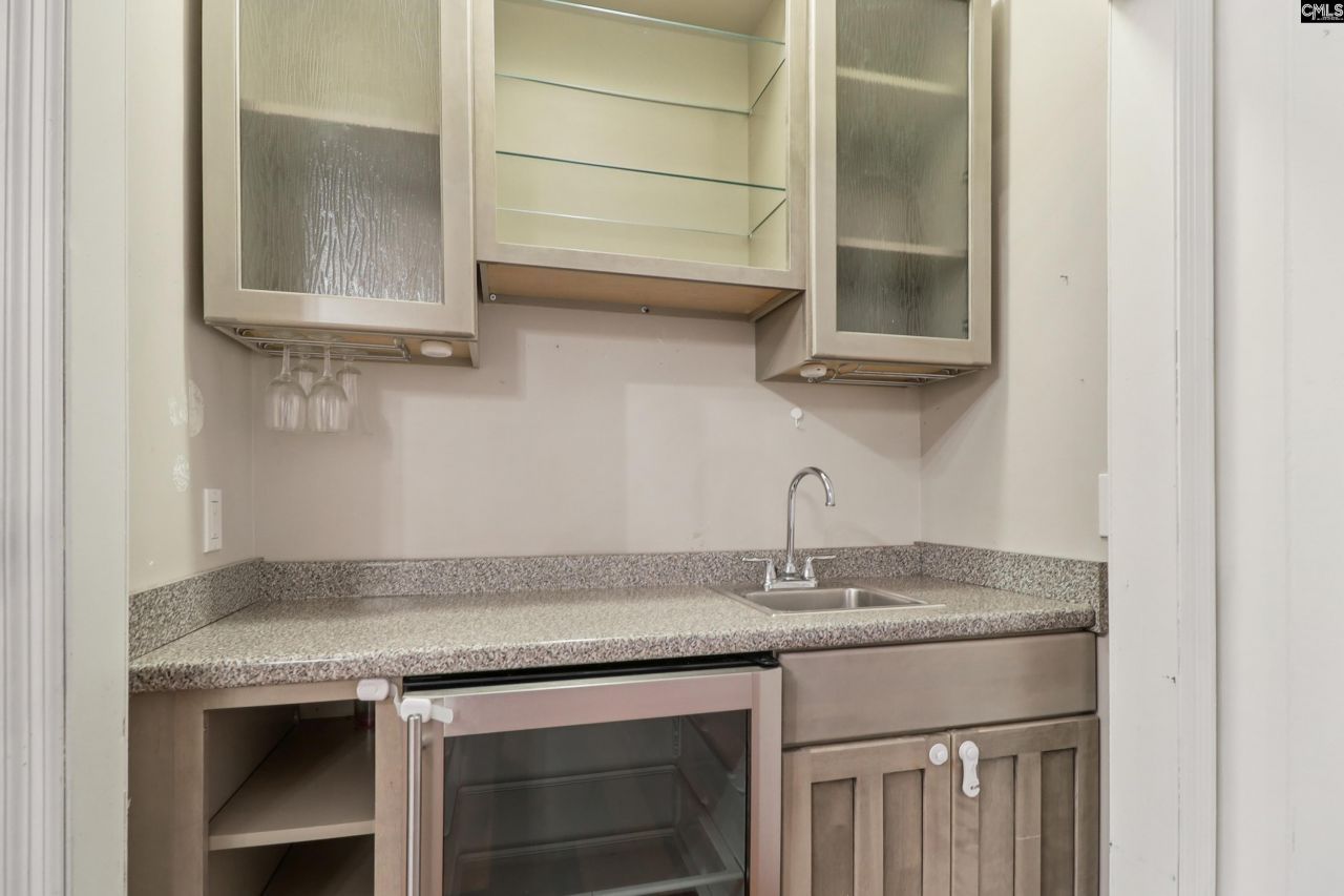 221 Viking Drive Photo 19