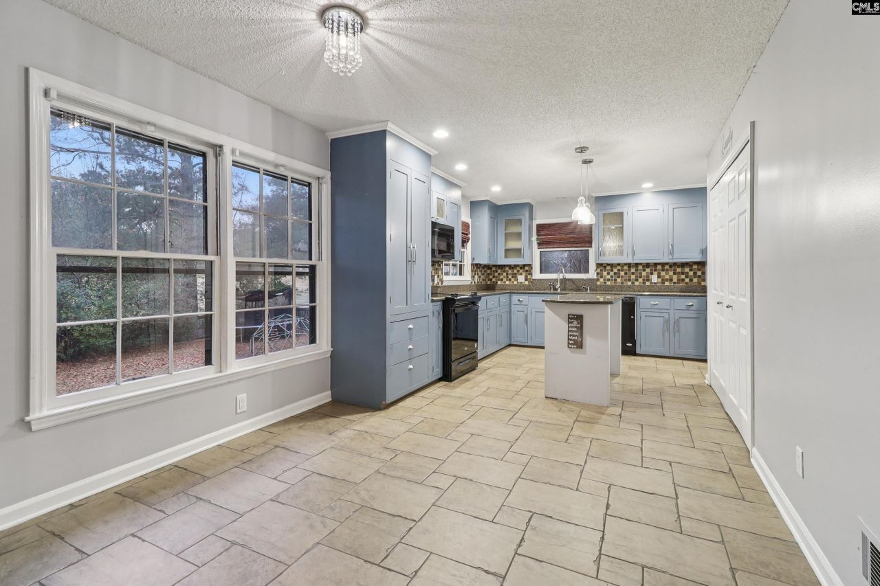 221 Viking Drive Photo 20