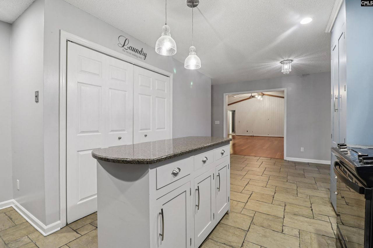 221 Viking Drive Photo 25