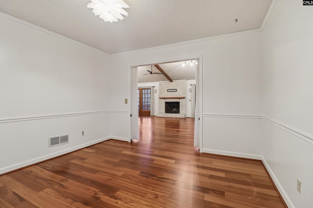 221 Viking Drive Photo 27