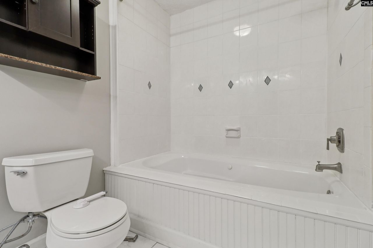 221 Viking Drive Photo 39