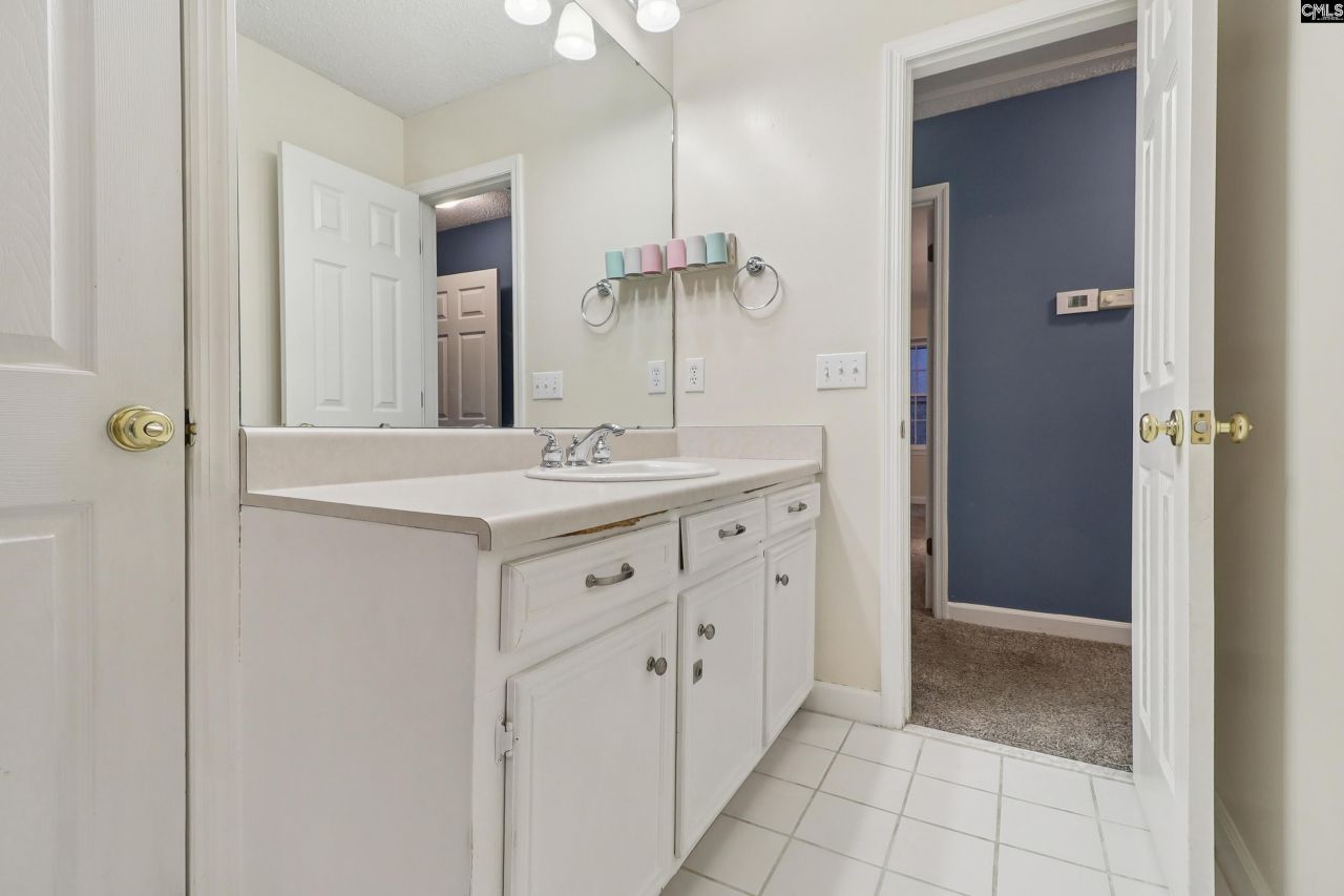 221 Viking Drive Photo 41