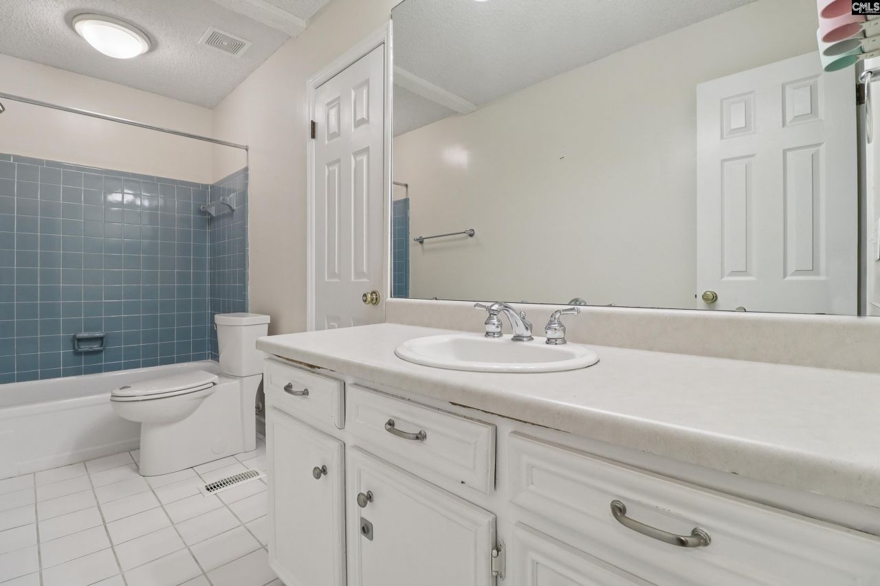 221 Viking Drive Photo 42