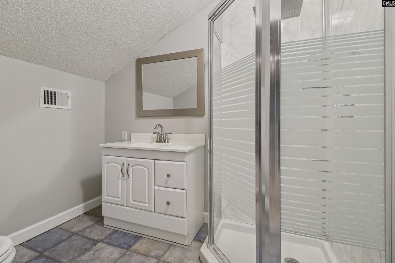 221 Viking Drive Photo 43