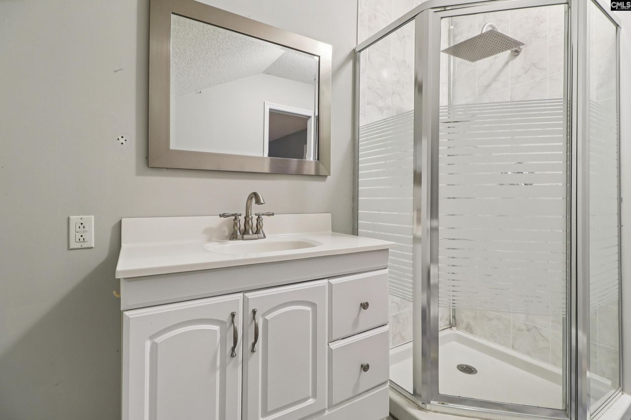 221 Viking Drive Photo 44