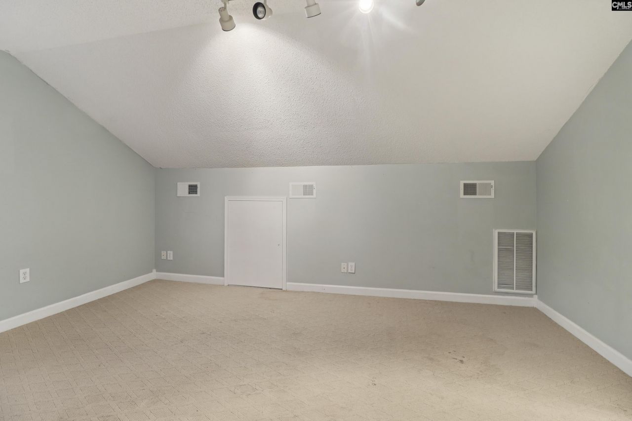 221 Viking Drive Photo 45