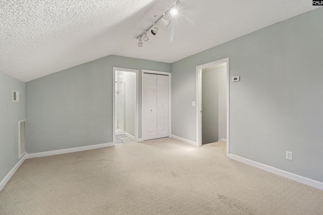 221 Viking Drive Photo 46