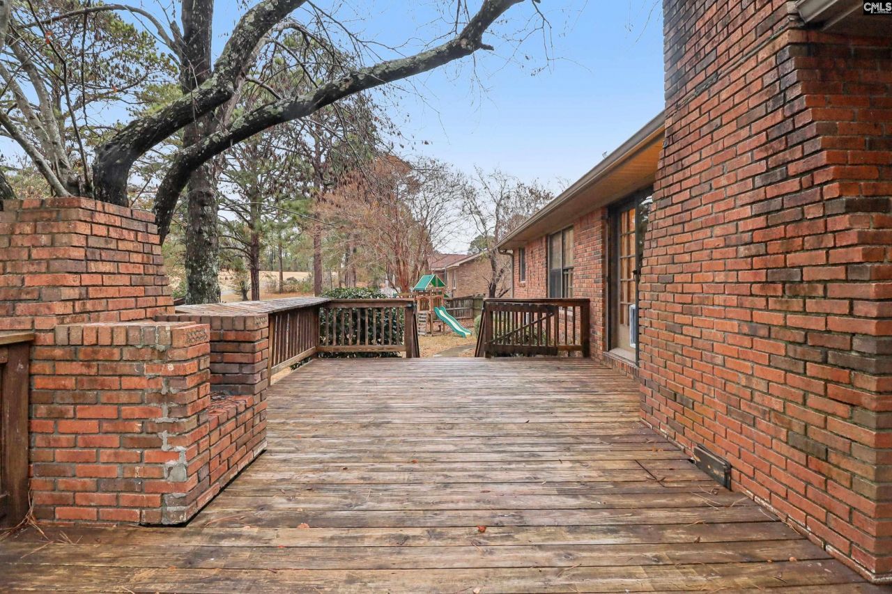 221 Viking Drive Photo 5