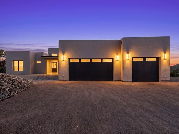 24 W Longview Drive, Santa Fe, NM 87505