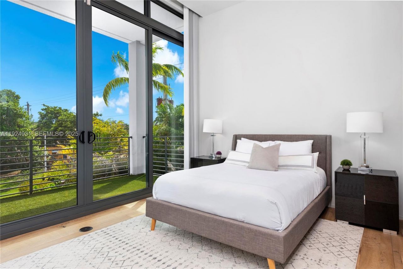 2700 NE 18th St, Fort Lauderdale, FL 33305 Photo