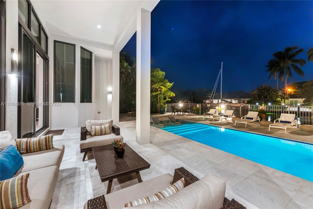 2700 NE 18th St, Fort Lauderdale, FL 33305 Photo