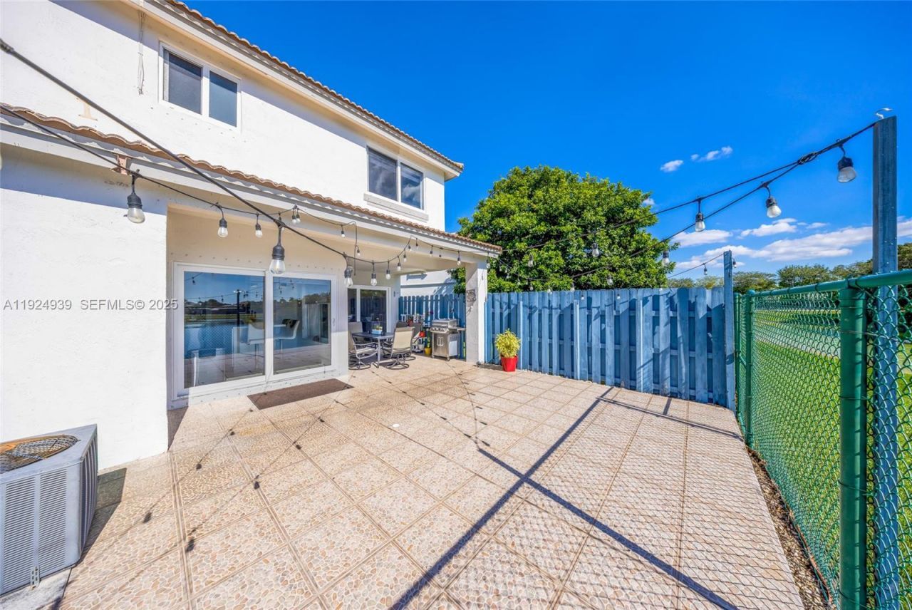 16236 SW 75th St, Miami, FL 33193 Photo