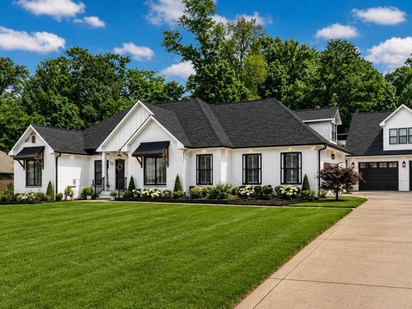 453 Stonemeadow Rd, Clarksville, TN 37043