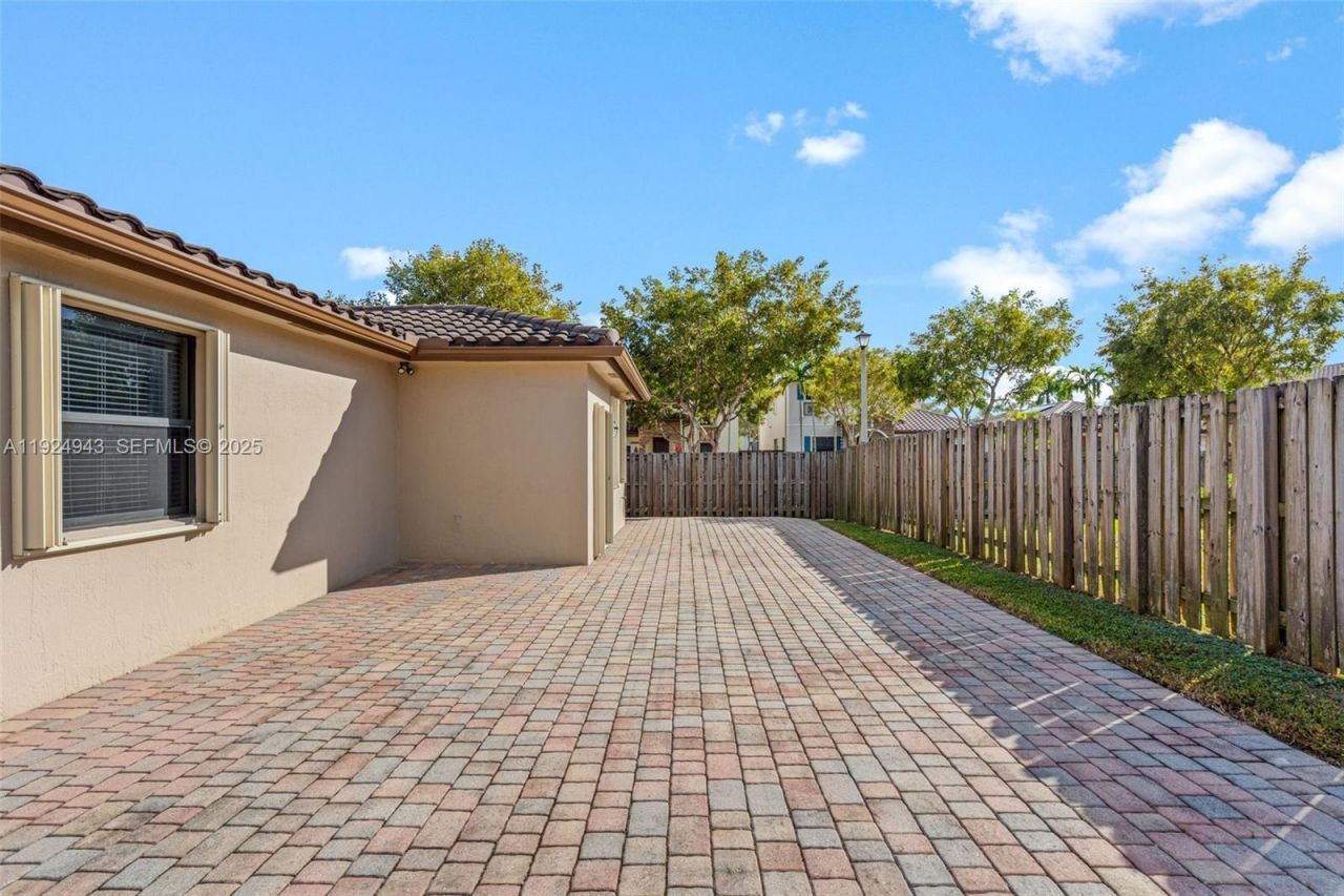 15154 SW 118th St, Miami, FL 33196 Photo