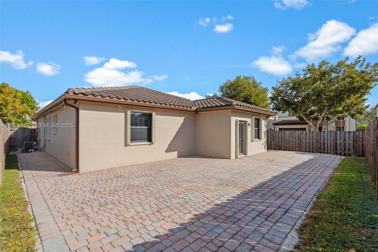 15154 SW 118th St, Miami, FL 33196 Photo