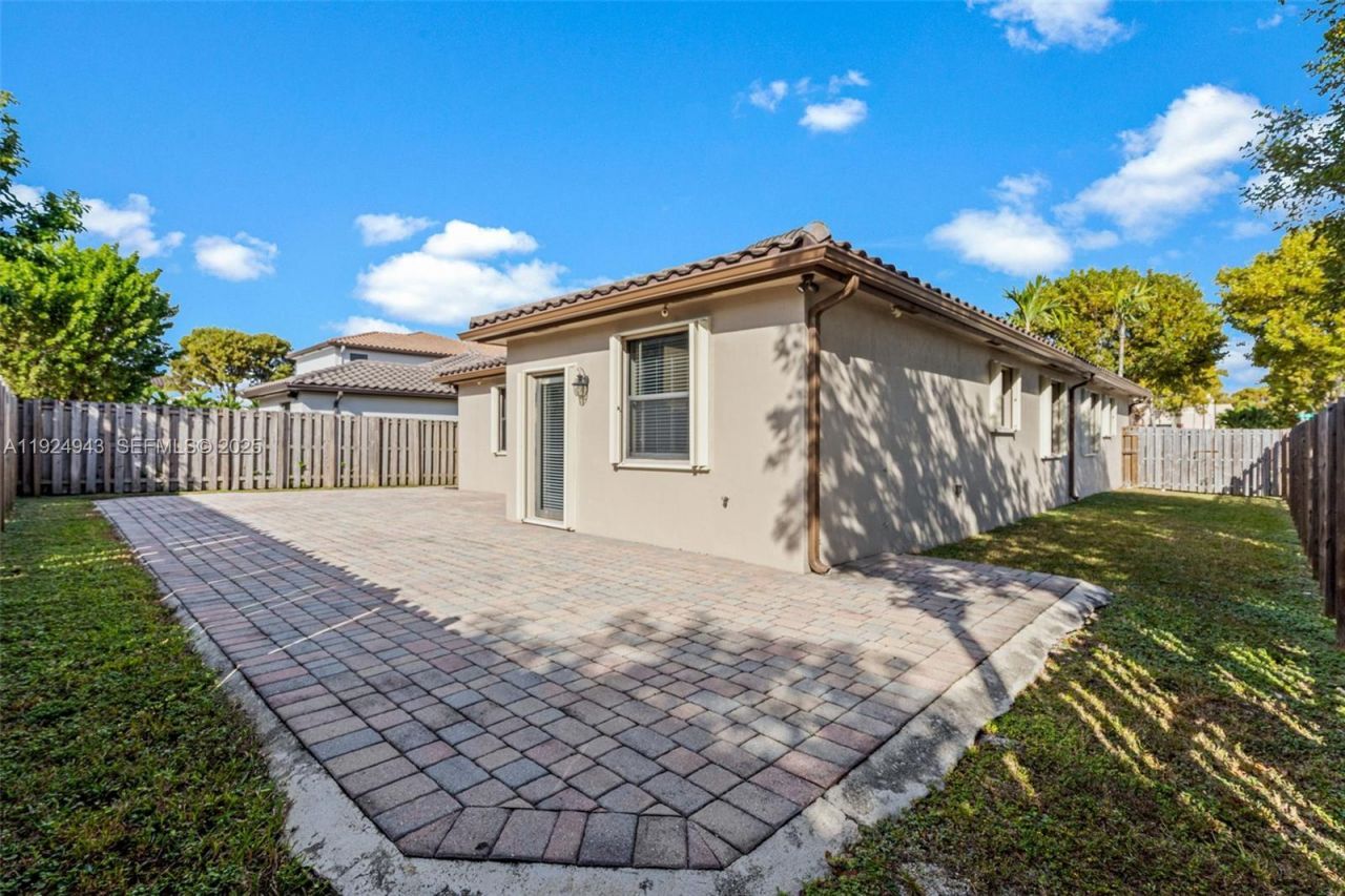 15154 SW 118th St, Miami, FL 33196 Photo