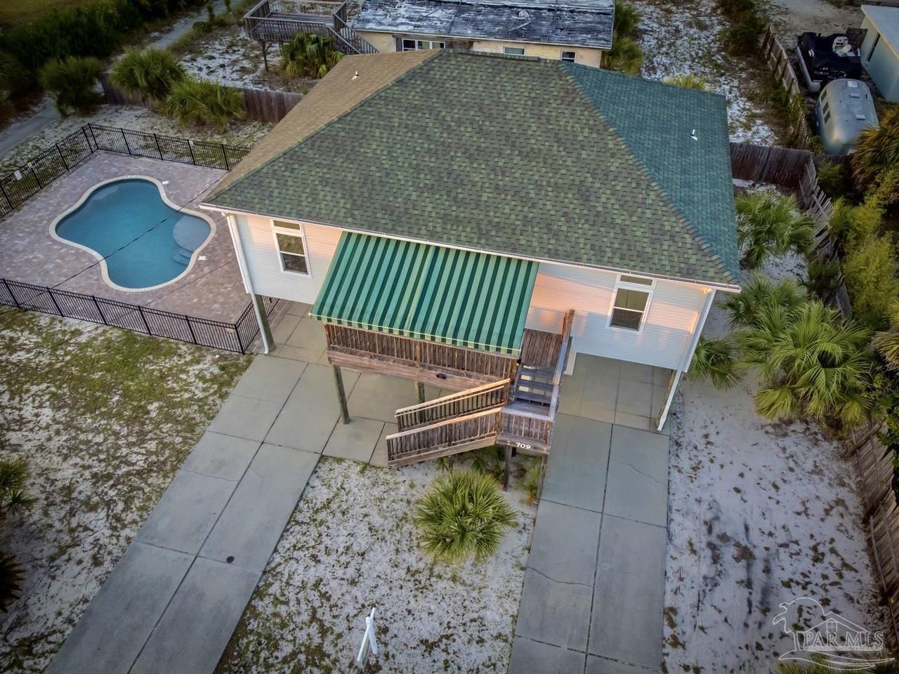 709 Maldonado Dr, Pensacola Beach, FL 32561 Main Photo