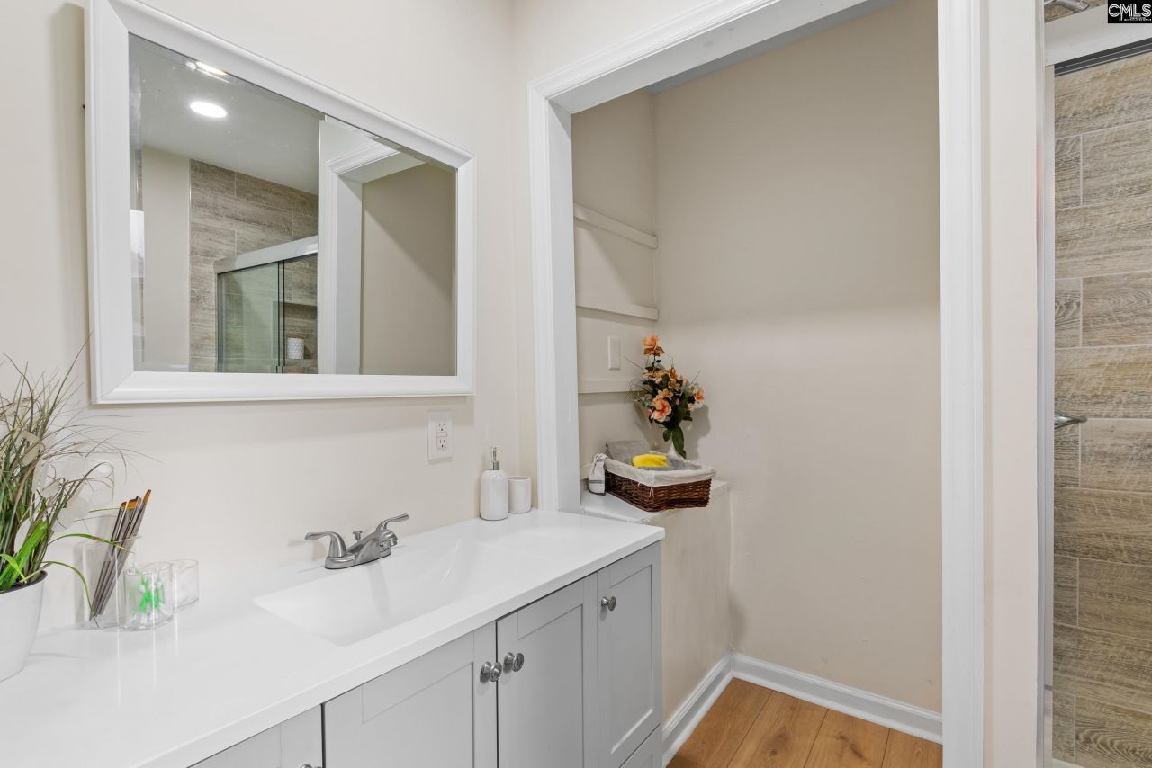 504 Lakeside Photo 19