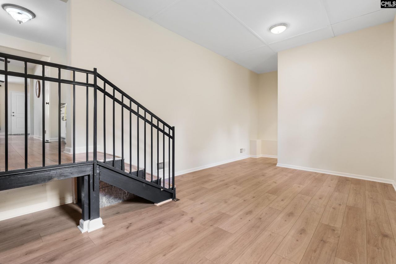 504 Lakeside Photo 23