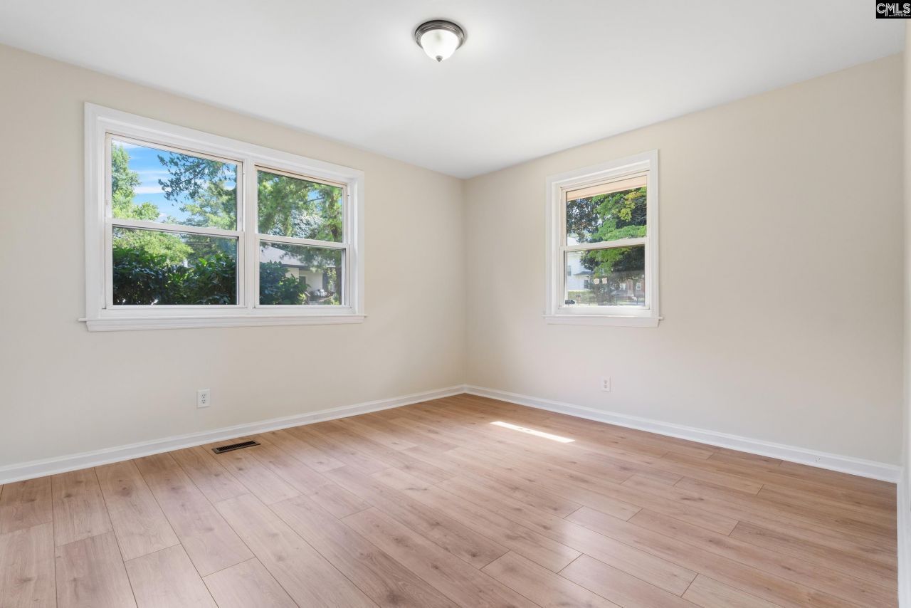 504 Lakeside Photo 28