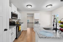 504 Lakeside photo 4