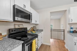 504 Lakeside photo 4