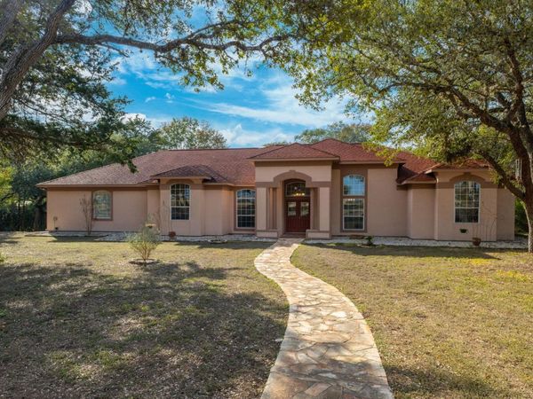 250 Bucek LN, Schulenburg, TX 78956