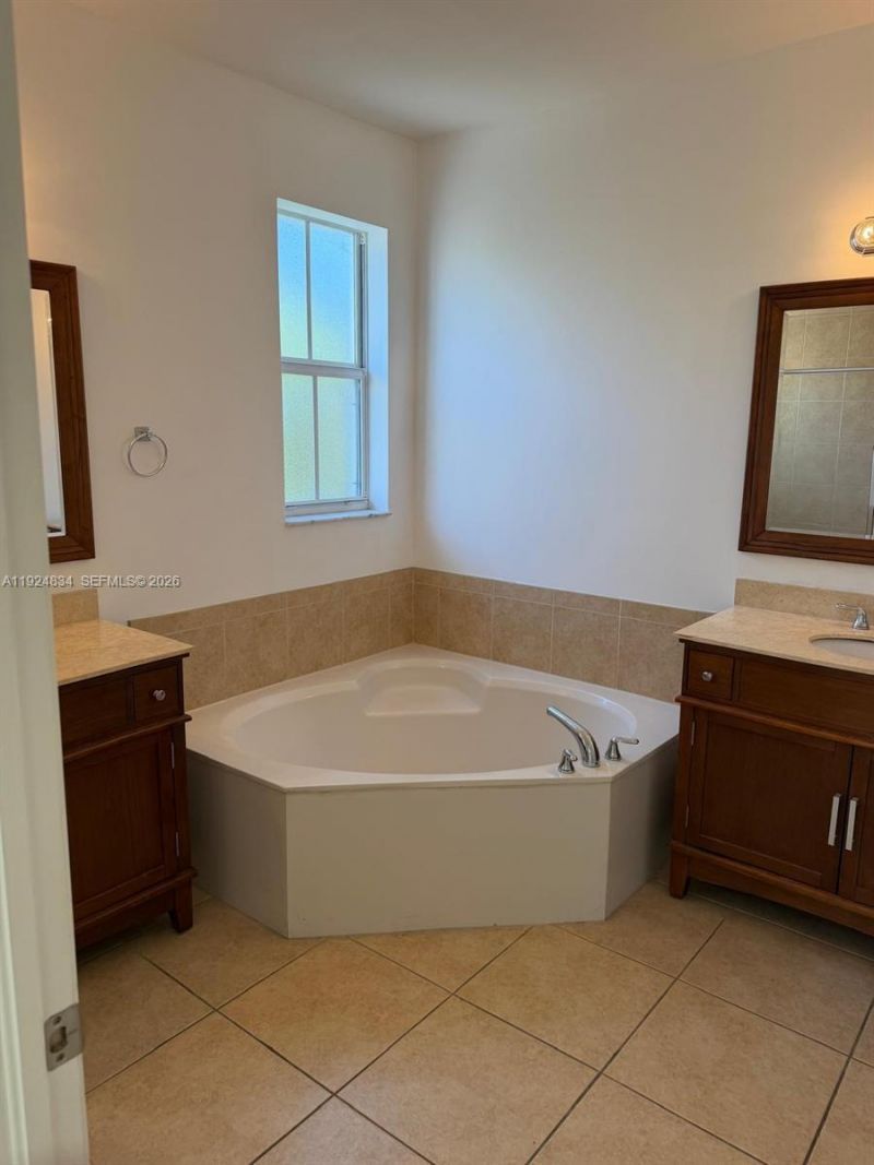 7540 NW 114th Pl, Unit 7540, Doral, FL 33178 Photo
