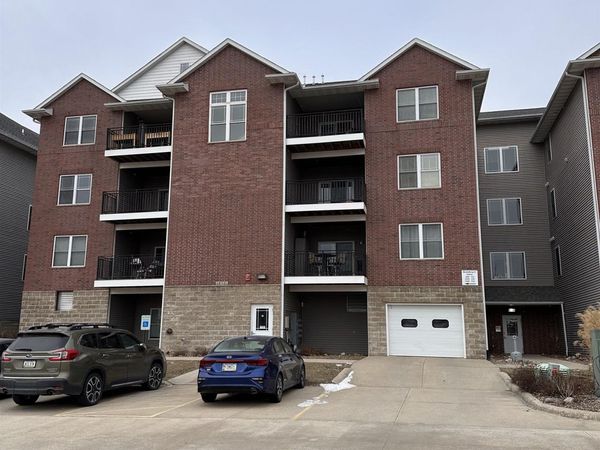 1092 Walnut Avenue, Unit 209, Riverside, IA 52327