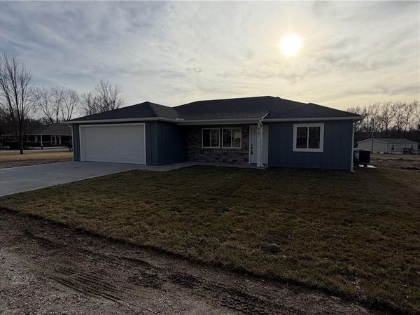 207 W 2nd Street, Creighton, MO 64739