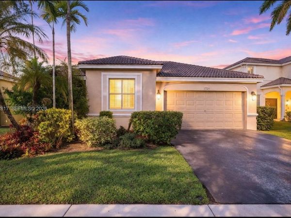1784 Aspen Ln, Weston, FL 33327