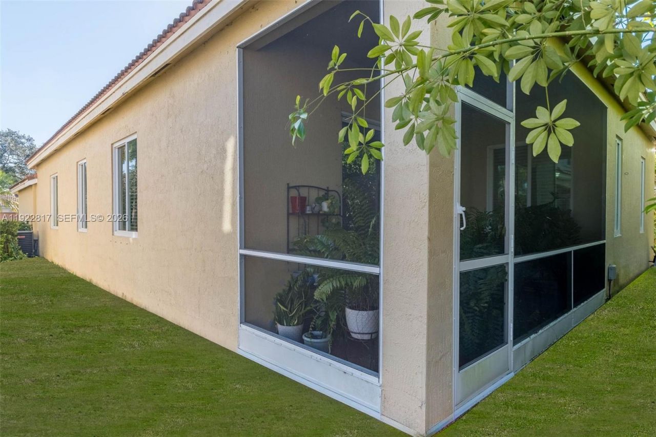 1784 Aspen Ln, Weston, FL 33327 Photo