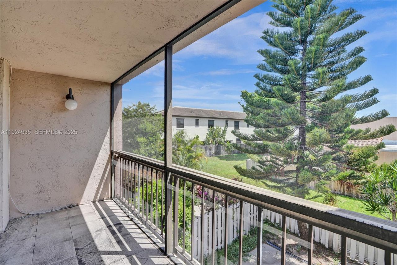 20607 NE 7th Ct, Miami, FL 33179 Photo