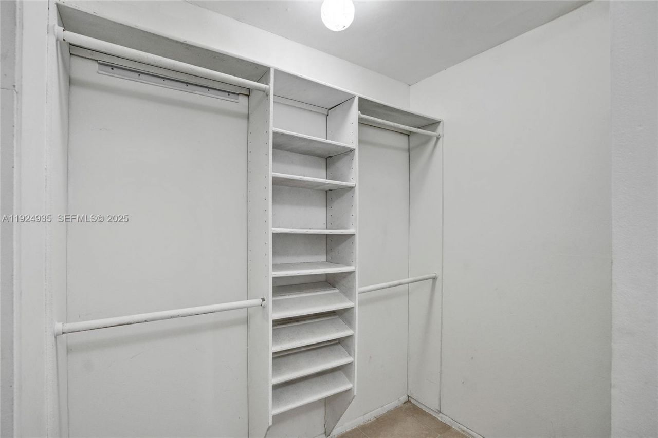 20607 NE 7th Ct, Miami, FL 33179 Photo