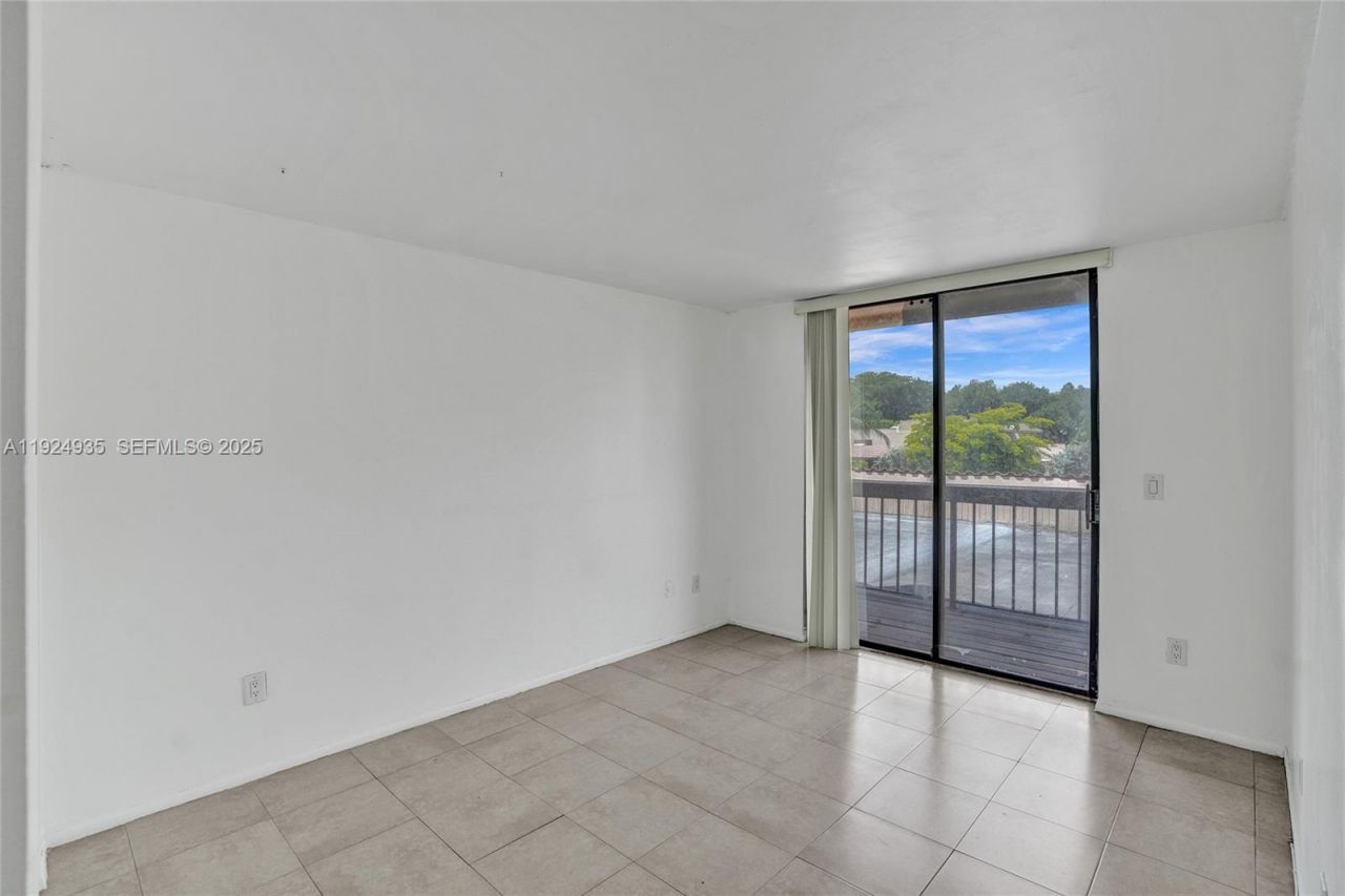 20607 NE 7th Ct, Miami, FL 33179 Photo