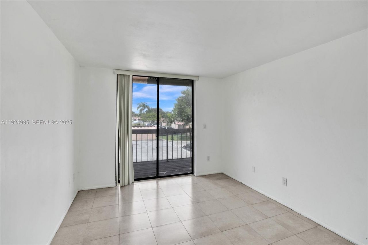 20607 NE 7th Ct, Miami, FL 33179 Photo