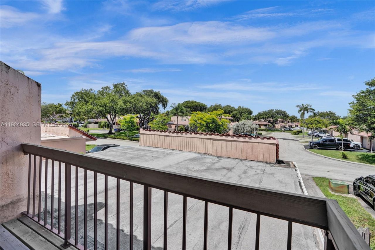 20607 NE 7th Ct, Miami, FL 33179 Photo