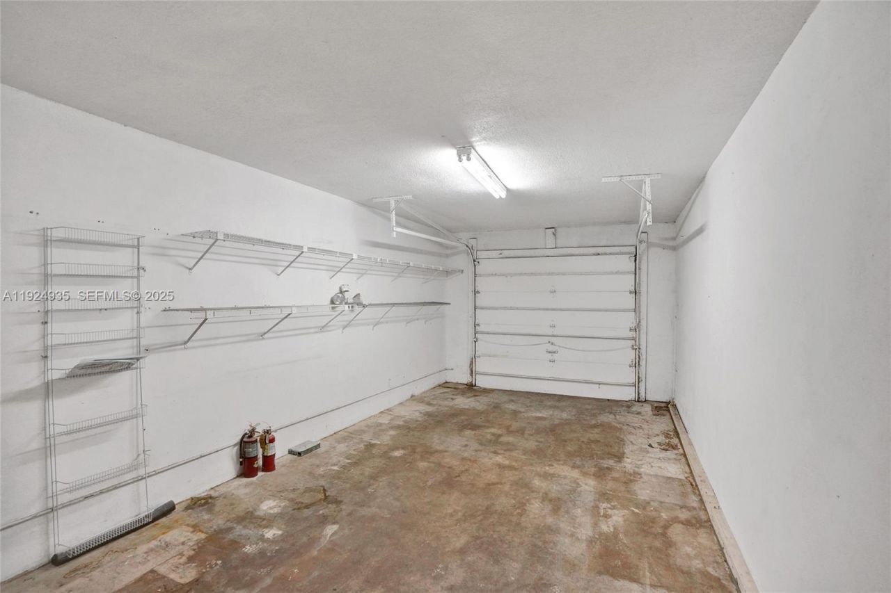 20607 NE 7th Ct, Miami, FL 33179 Photo