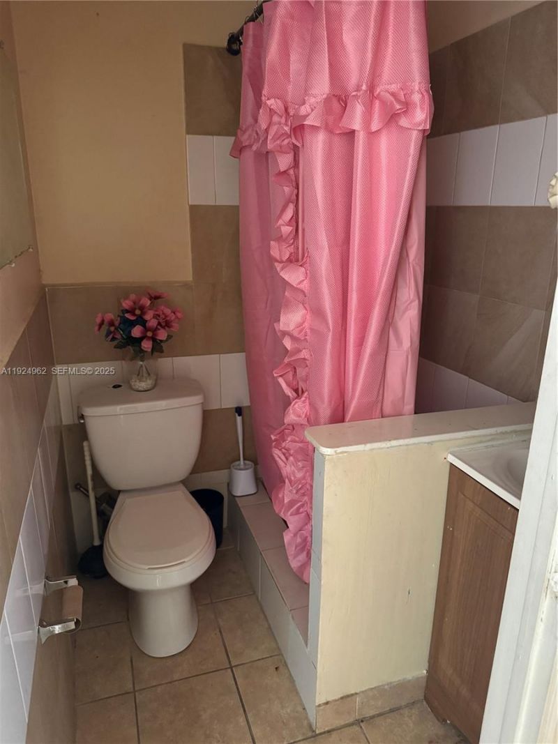 3491 NW 33rd Ct, Lauderdale Lakes, FL 33309 Photo