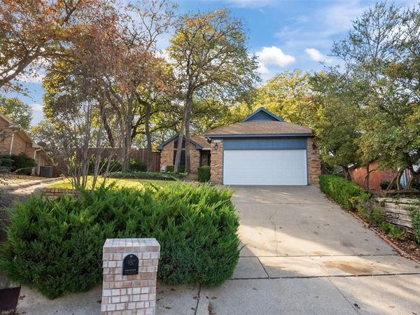 4922 Canberra Lane, Arlington, TX 76017