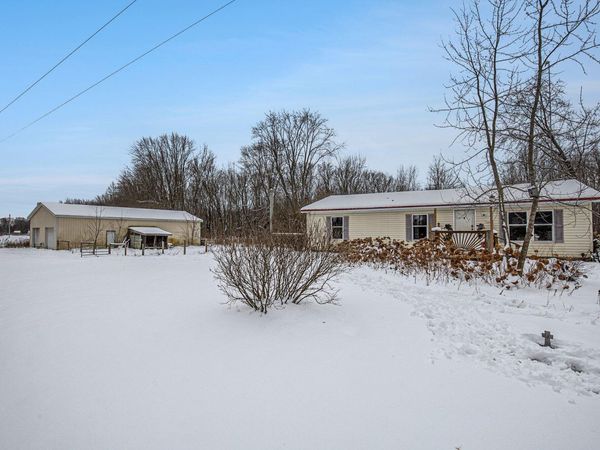 4010 S Brown Road, Sidney, MI 48885
